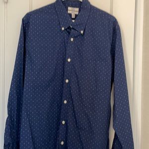 Men’s navy button down dress shirt
